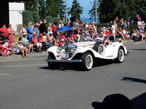 From here on in it was local businesses that had something in the parade - cars, trailers and floats